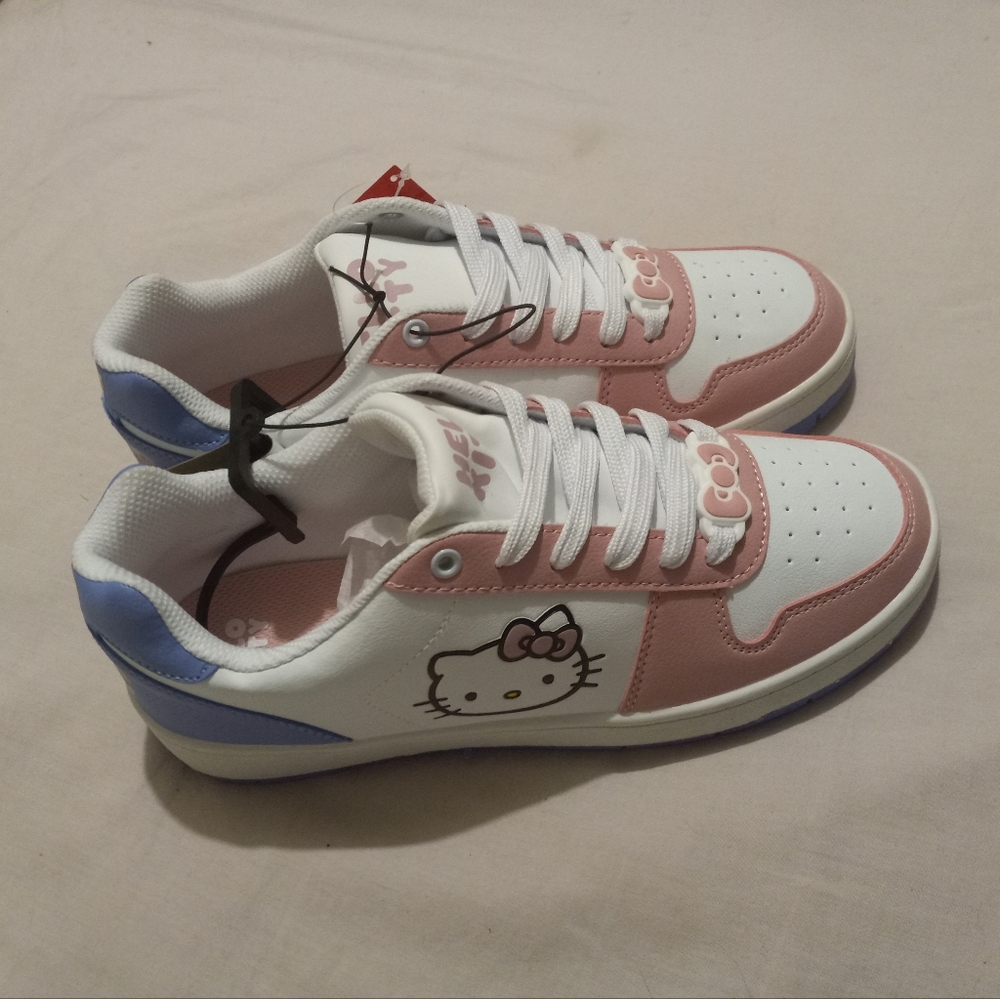 Hello Kitty Low Top Sneaker By Sanrio | Size 10